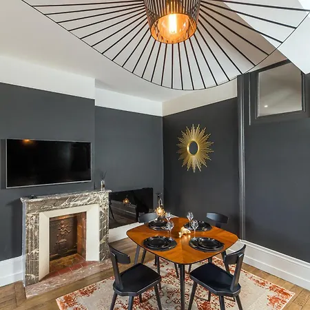 Mana - Cupidon Avec Superbe Vue Place Ducale Parking Inclus Apartment