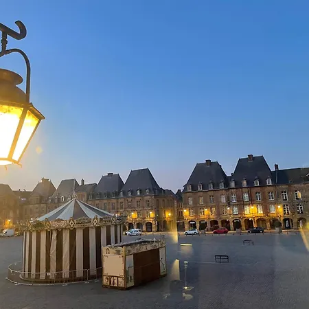 Mana Cupidon Avec Vue Place Ducale Et Parking Inclus Appartamento *