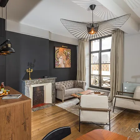 Mana - Cupidon Avec Superbe Vue Place Ducale Parking Inclus Lägenhet Charleville-Mézières