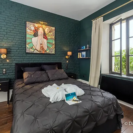 Mana - Cupidon Avec Superbe Vue Place Ducale Parking Inclus * Charleville-Mézières