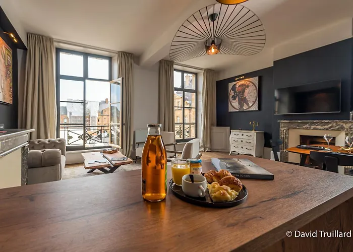 Mana - Cupidon Avec Superbe Vue Place Ducale Parking Inclus *