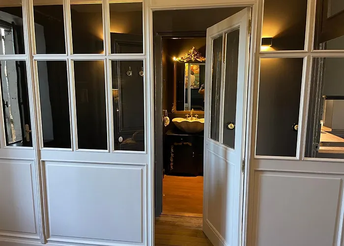 Mana - Cupidon Avec Superbe Vue Place Ducale Parking Inclus Apartment Charleville-Mezieres